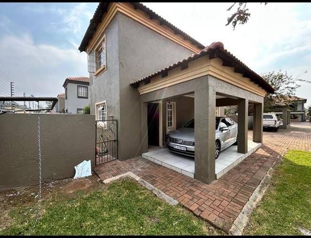 2 BEDROOM TOWNHOUSE FOR SALE IN BRAKPAN NORTH